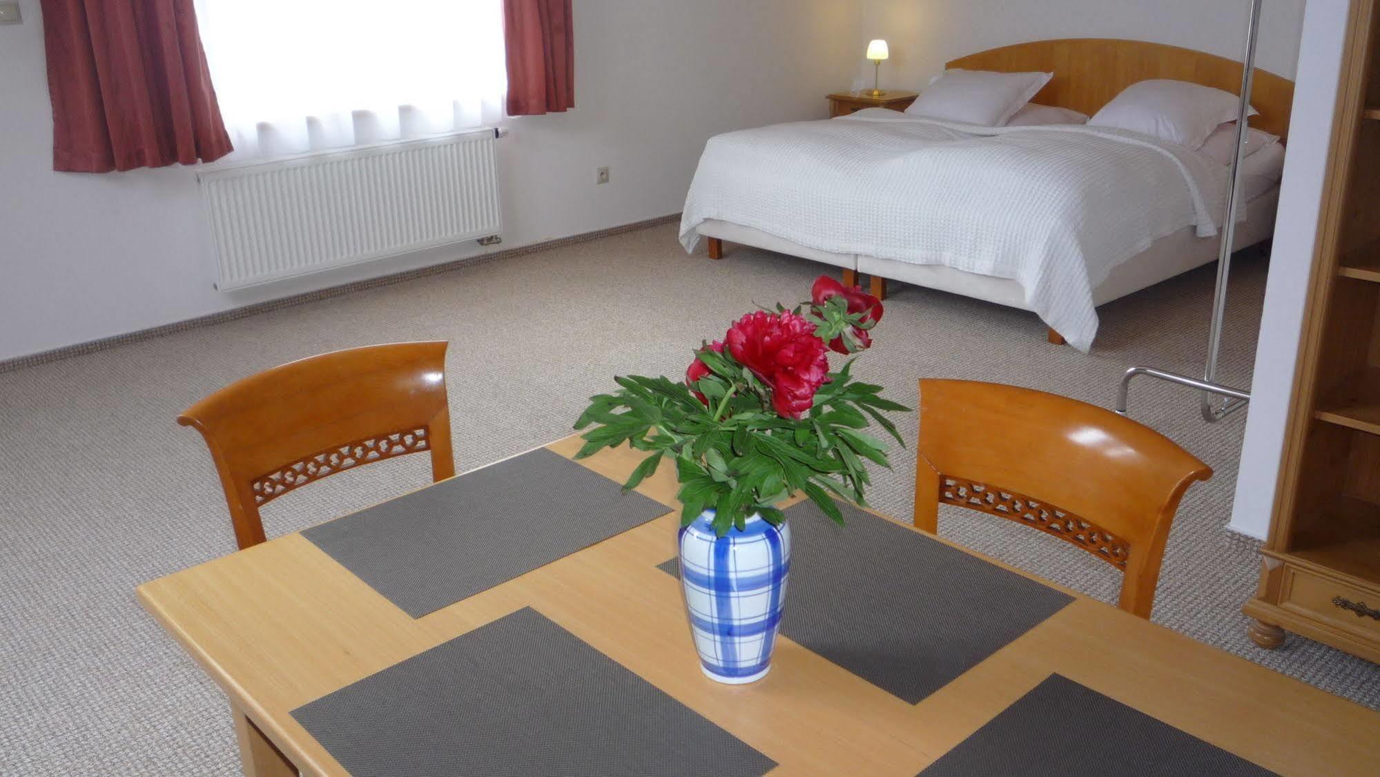 Apartmány Gráf Chýně Esterno foto