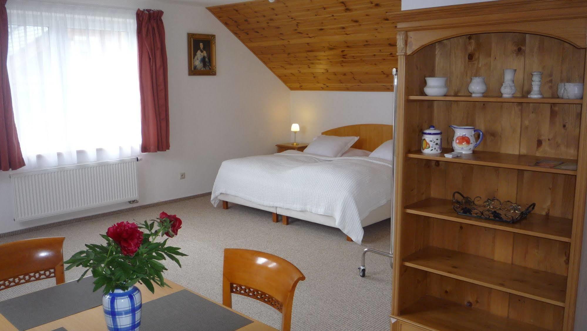 Apartmány Gráf Chýně Esterno foto