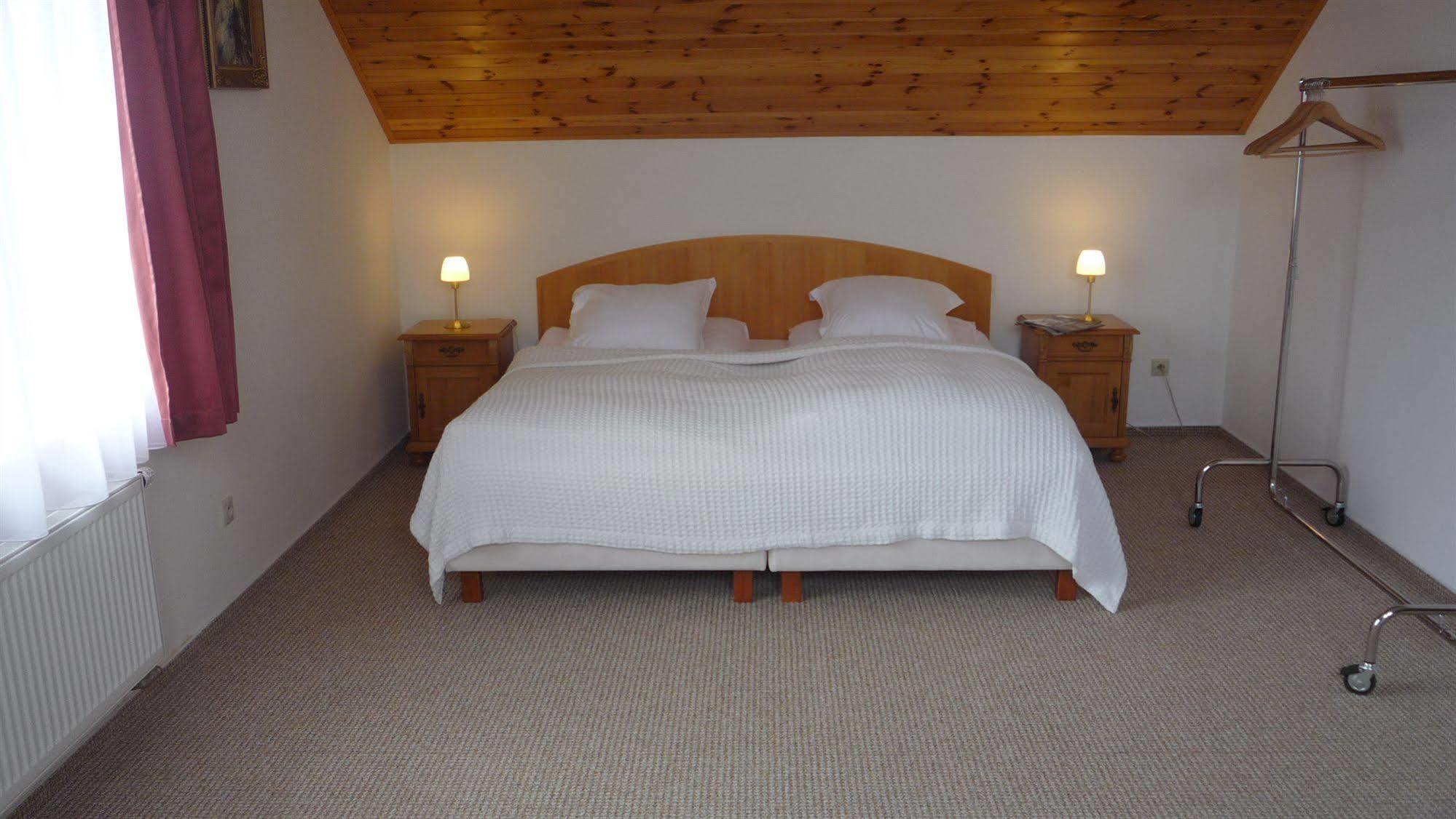 Apartmány Gráf Chýně Esterno foto